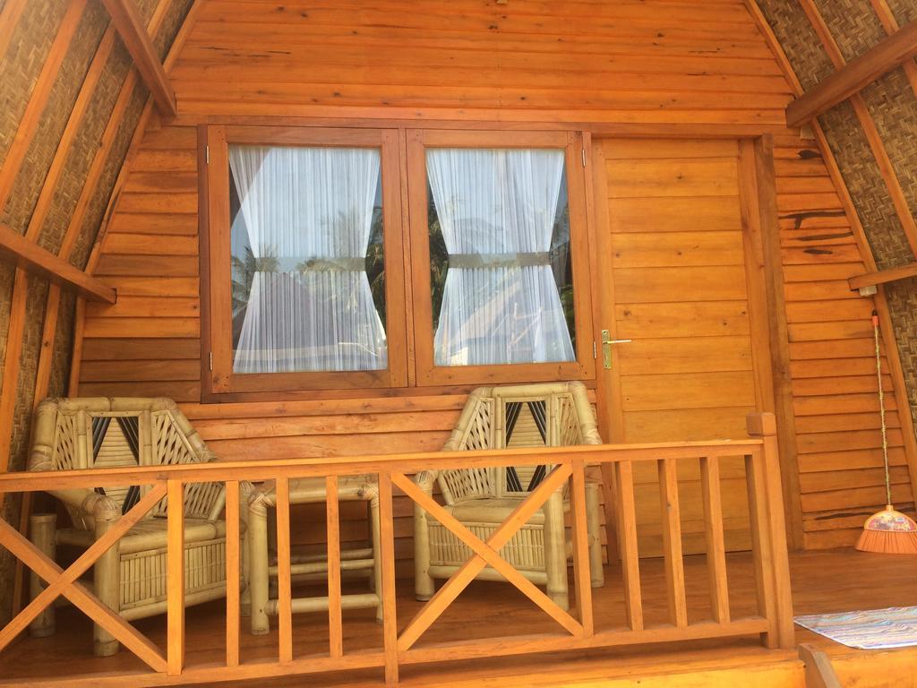 Damai Bungalows Гили-Эйр Экстерьер фото