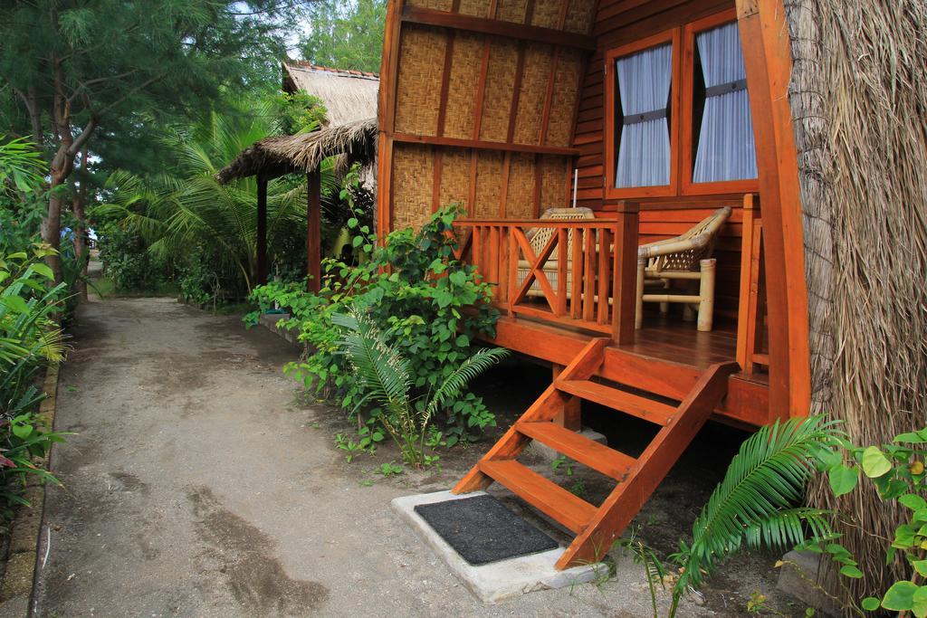 Damai Bungalows Гили-Эйр Экстерьер фото