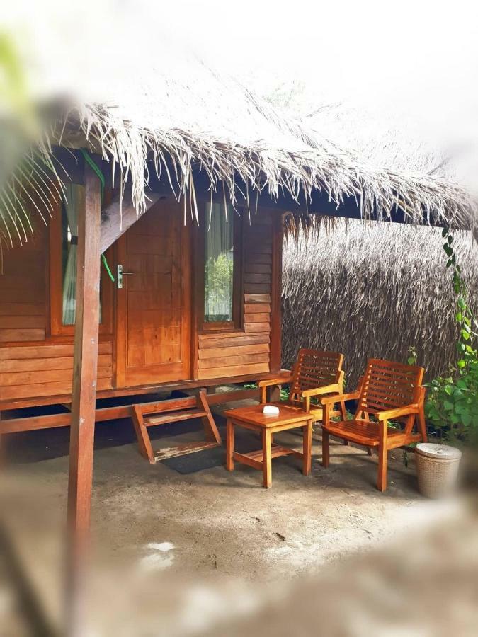 Damai Bungalows Гили-Эйр Экстерьер фото