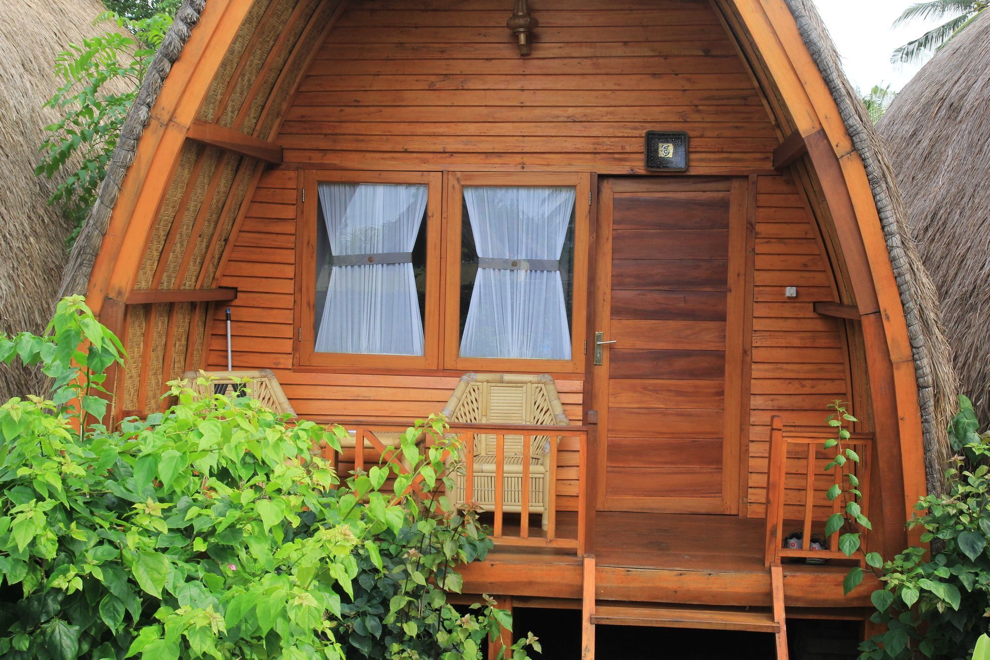 Damai Bungalows Гили-Эйр Экстерьер фото