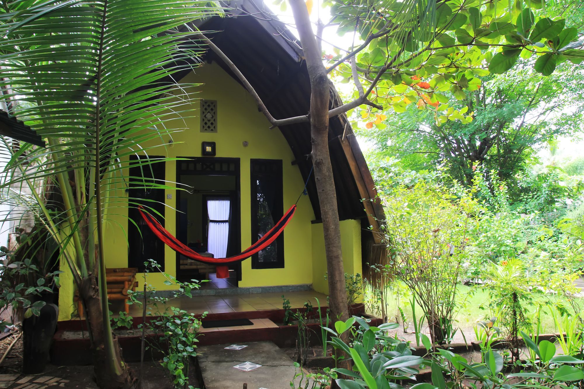 Damai Bungalows Гили-Эйр Экстерьер фото